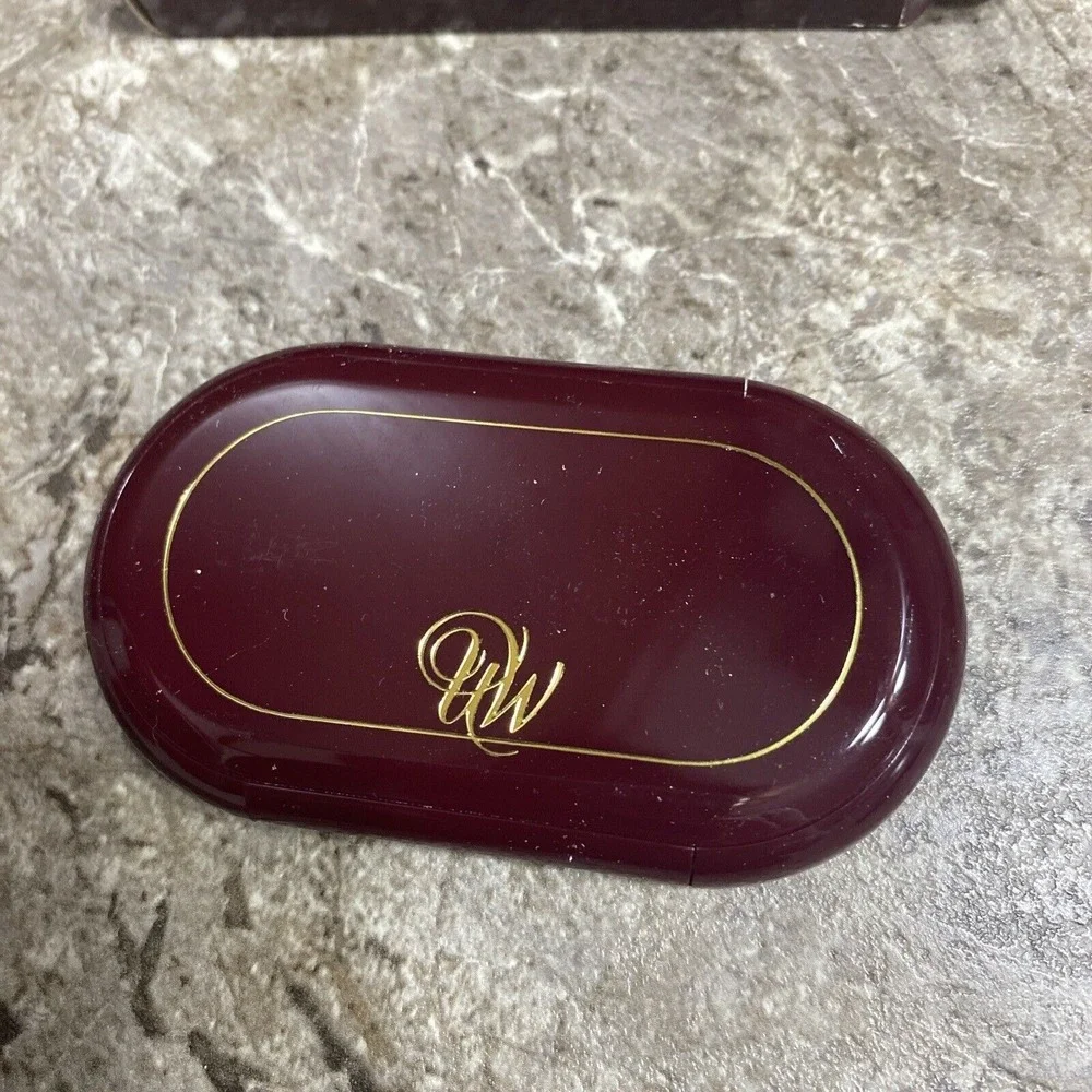 Avon Ultra Wear Eye Shadow In Shade Downey White